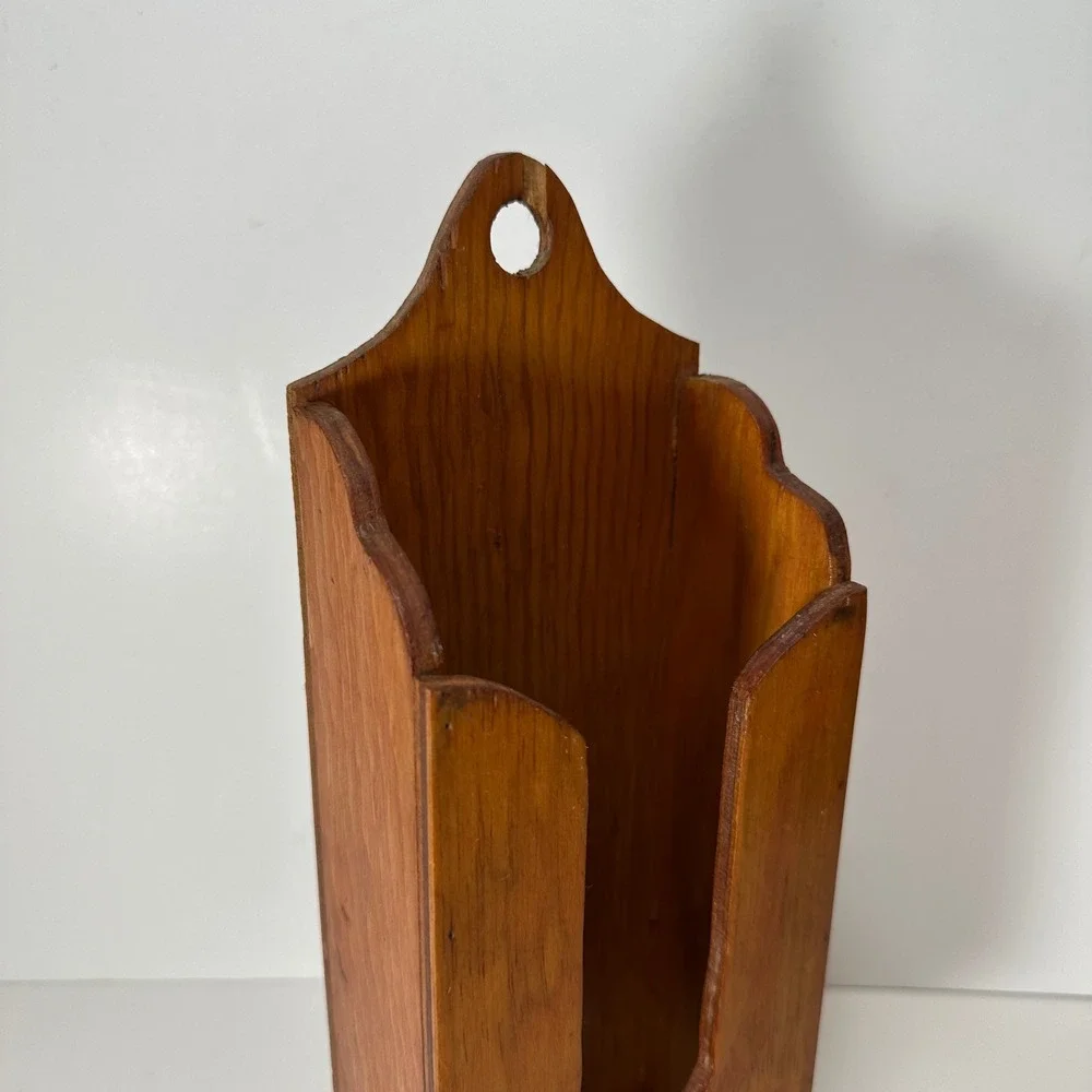 Vintage Wooden Wall Mount Mail Dispenser Scalloped Farmhouse Kitchen Organizer